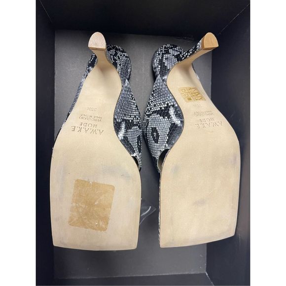 A.W.A.K.E. MODE
Katie Square-Toe Snakeskin-Embossed Leather Thong Sandals - Picture 6 of 7